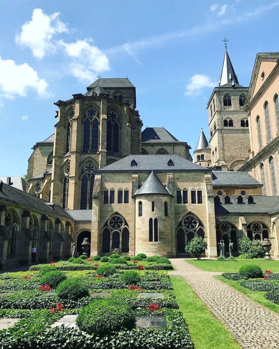 Трир. Город Трир. Trier Германия. Собор в Трире Германия стиль.