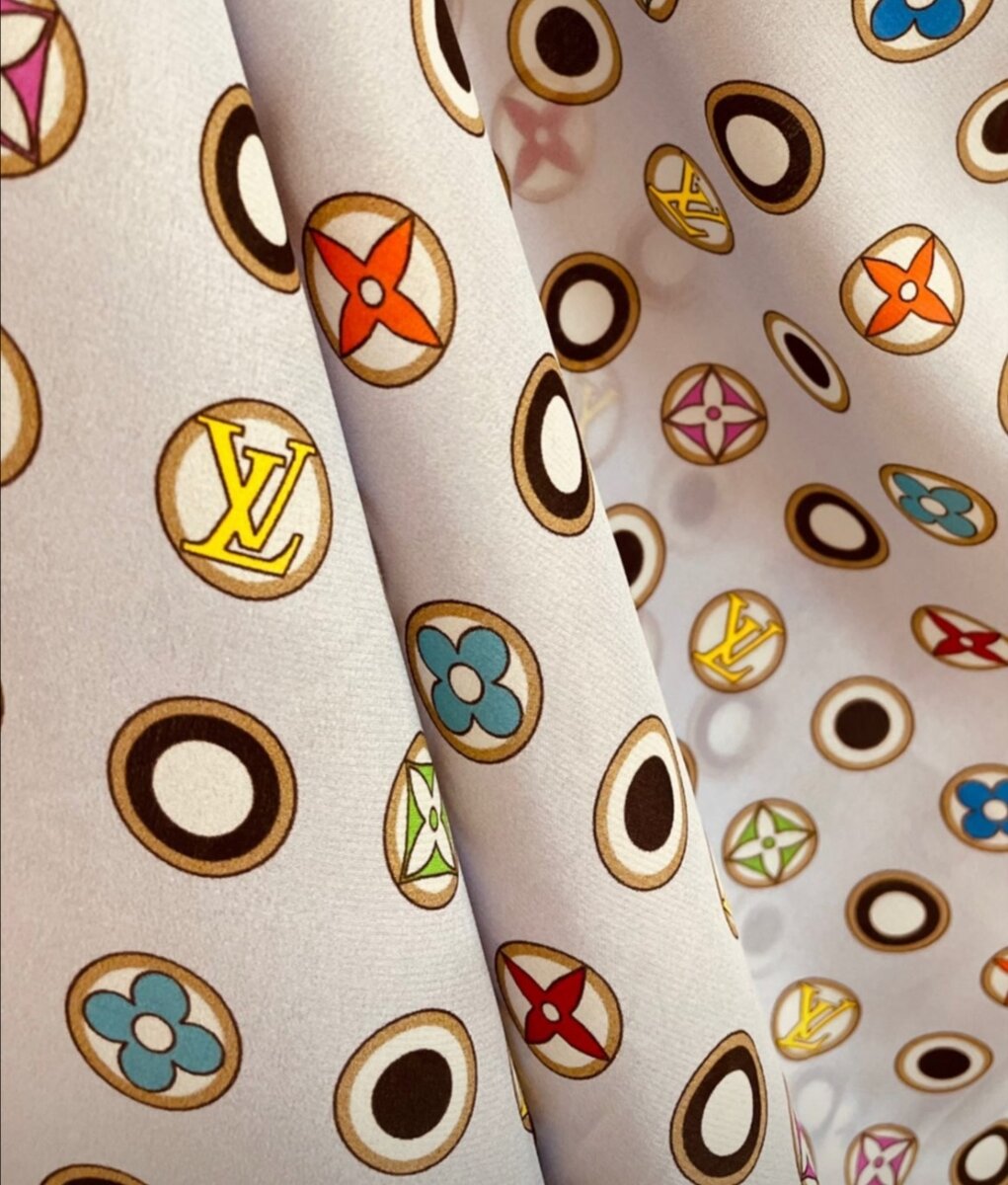 Фото сделано мной. Вот такой оттенок ткани мне изначально понравился