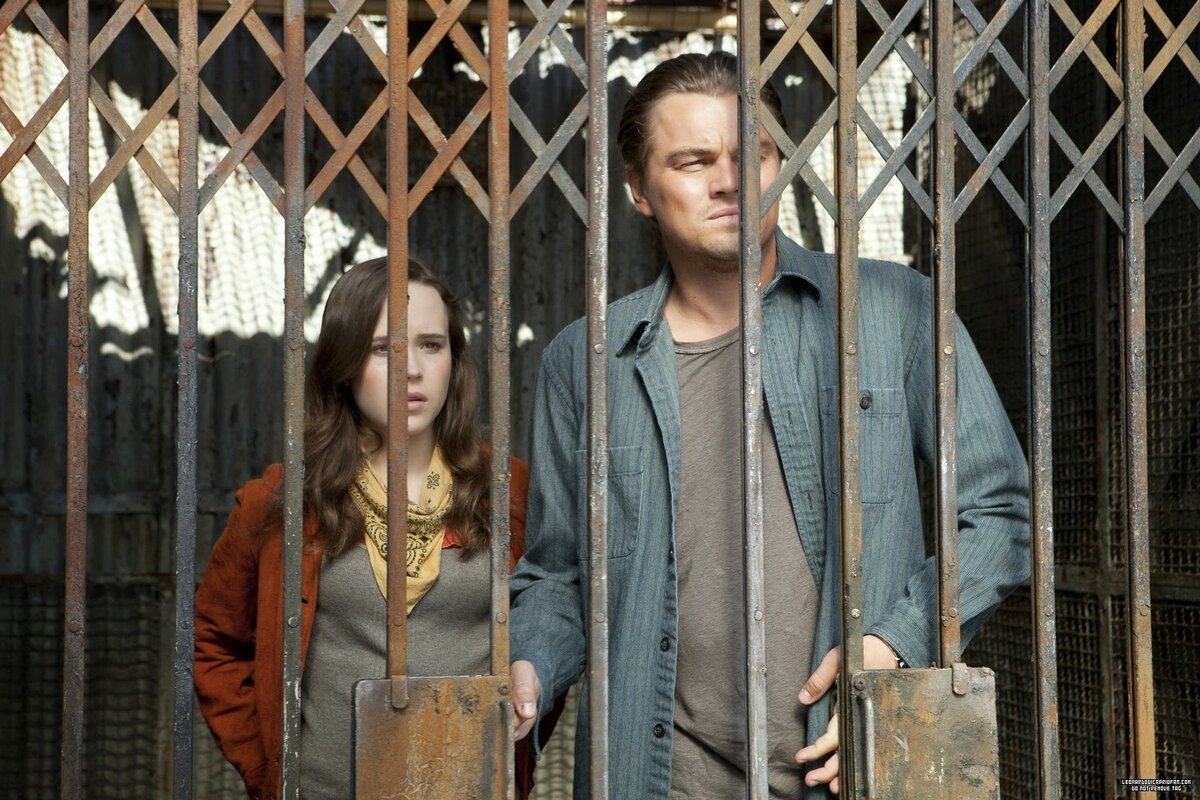 Фото-материалы взяты с источника https://somepeoplelikemovies.blogspot.com/