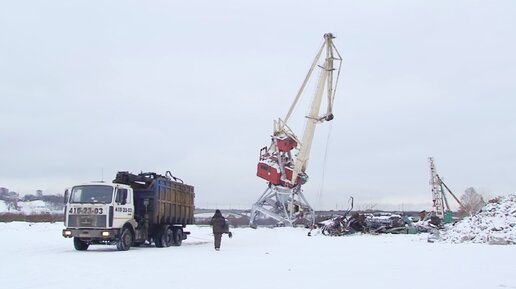 Снос портального крана с помощью мусоровоза 🤖🏗💥