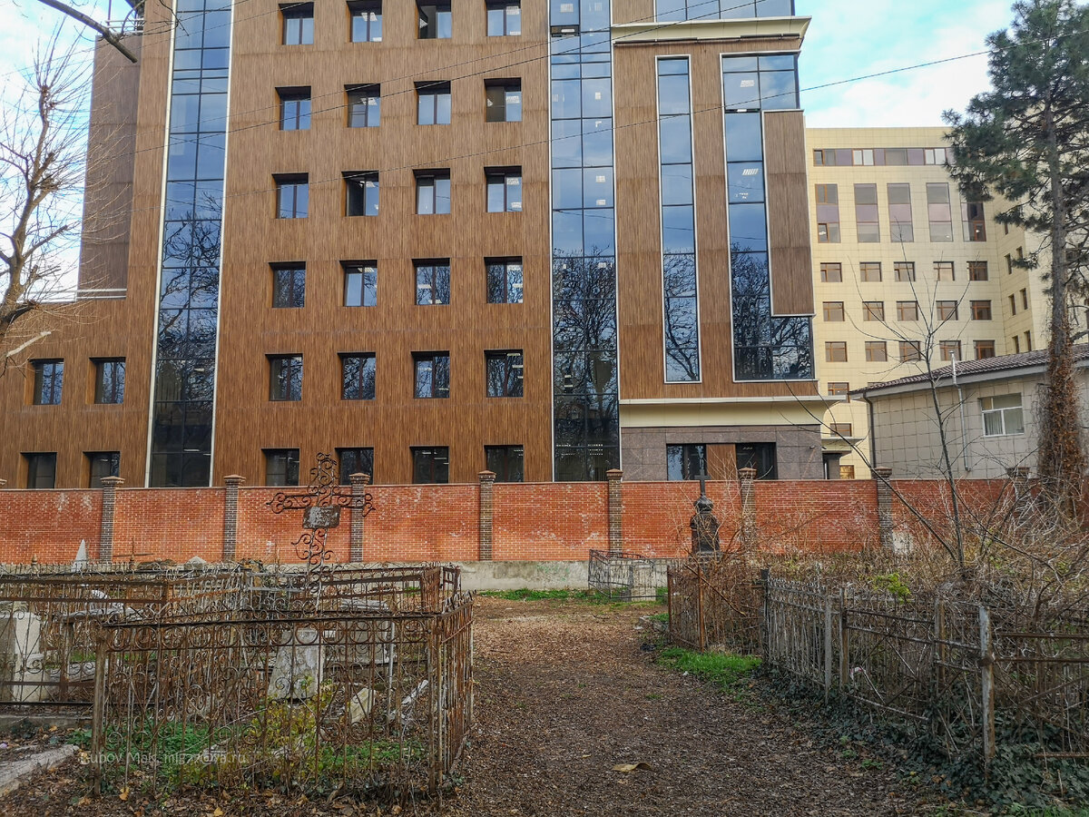 Кладбище в центре Краснодара меня шокировало