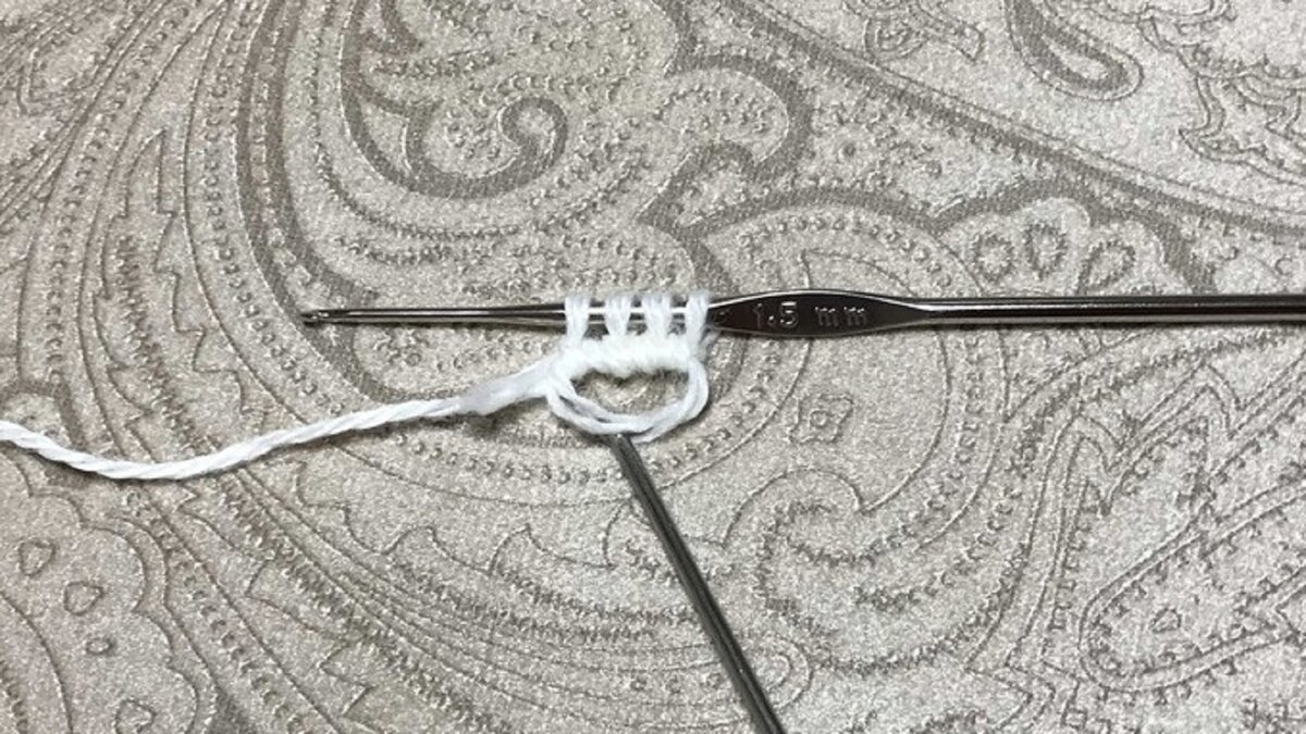 Начало мордочки ежика. Шаг 1.