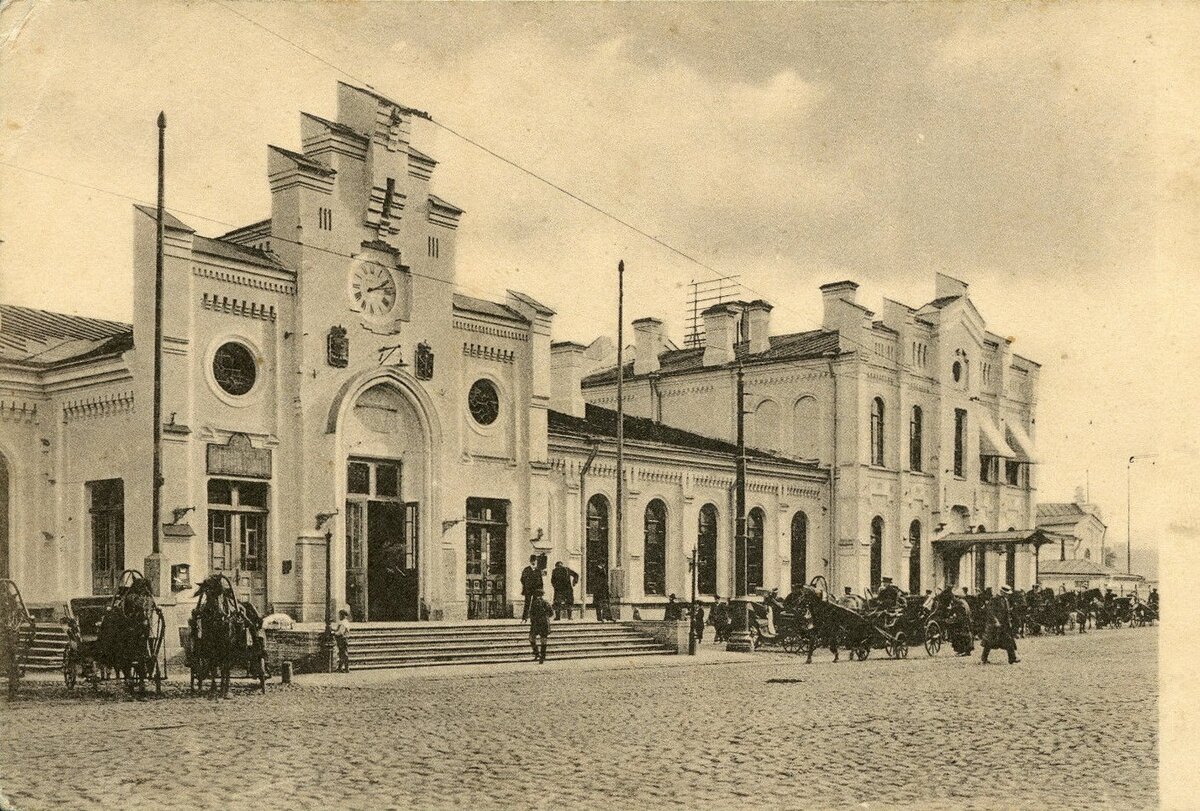 Здание Финляндского вокзала в самом начале ХХ века. 