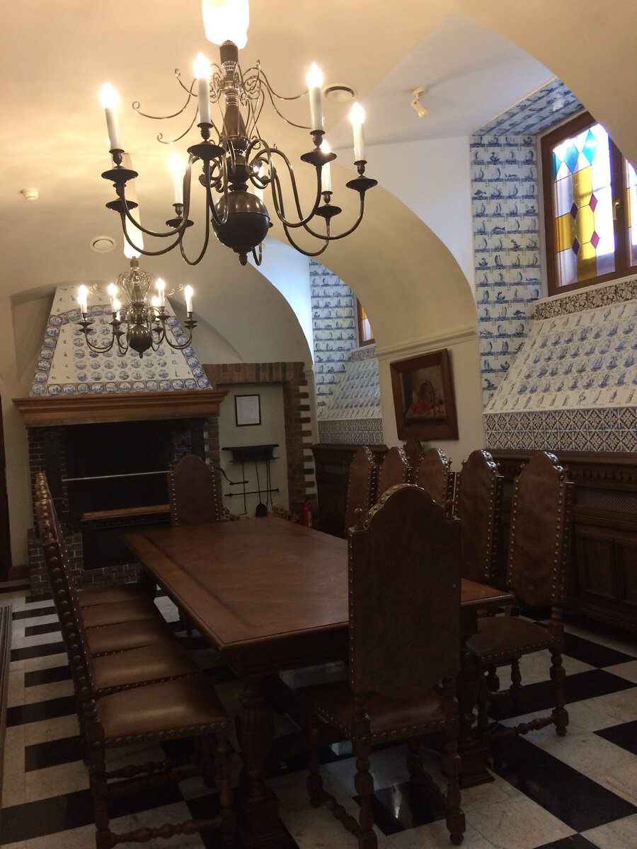 столовая в стиле Петровского барокко/ фото автора