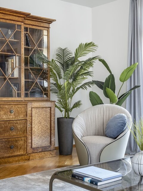 Композиция из растений в открытом пространстве эклектичной по стилю гостиной.Автор проекта: Мария Черкасова. Фото: Сергей Вязьмикин.Композиция из растений в открытом пространстве эклектичной по стилю гостиной.Автор проекта: Мария Черкасова. Фото: Сергей Вязьмикин.