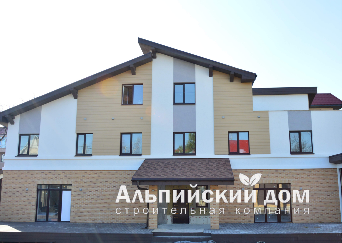 Комбинированный фасад