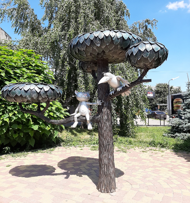 Памятник коту  Василию  в Воронеже на улице Лизюкова