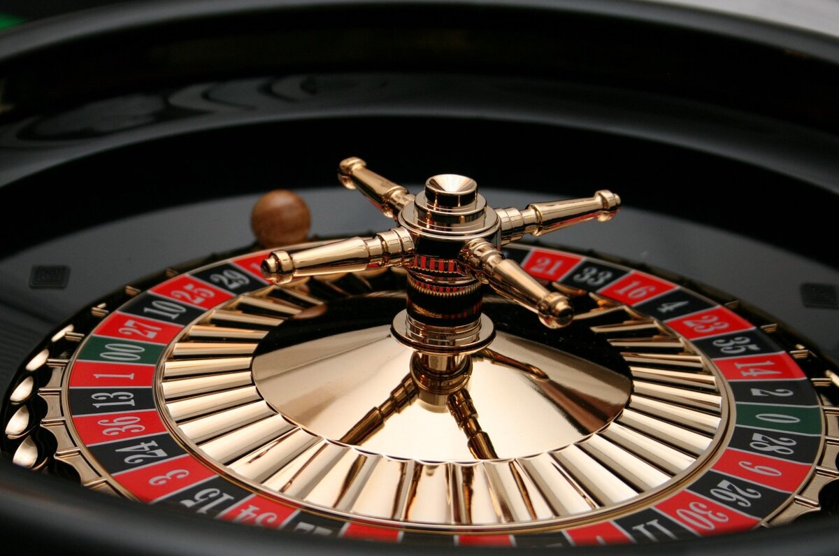 Вся наша жизнь - это Большая Игра, в которой мало предсказуемых поворотов. Только от нас зависит на кого и что мы ставим, а все остальное - вопрос Удачи