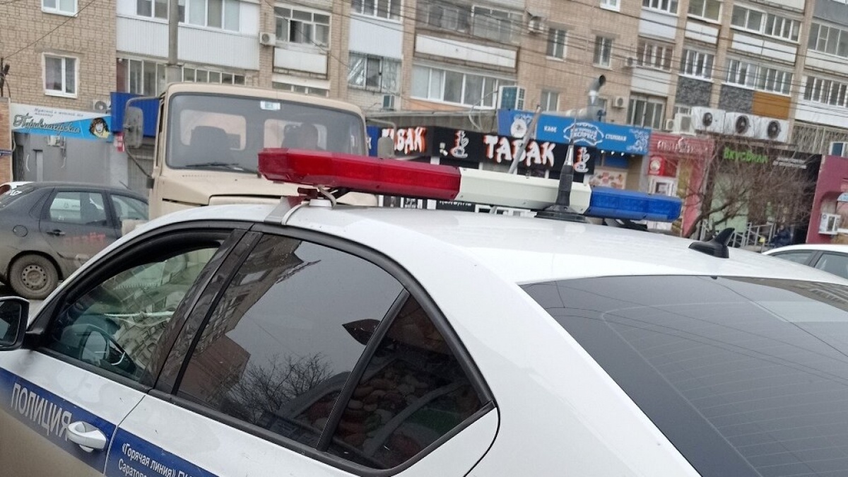    Пьяная жительница Саратова избила ногами чужую иномаркуНовости Саратова и области – Сетевое издание «Репортер64»