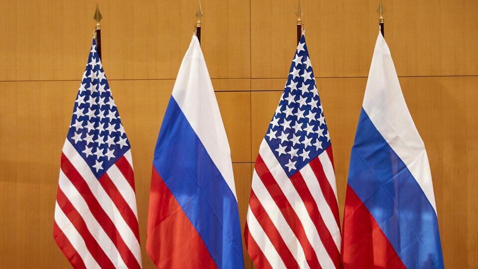    Экс-глава ЦРУ объяснил, зачем США вмешались в конфликт на Украине EPA/DENIS BALIBOUSE / POOL/ТАСС
