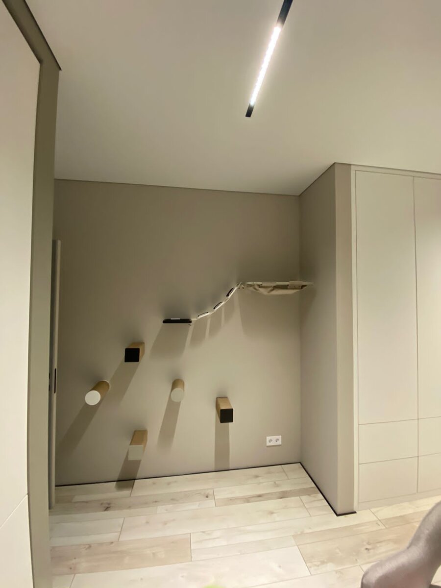 Настенный игровой комплекс для кошки Hunnkatt на скрытых креплениях серии Vakker