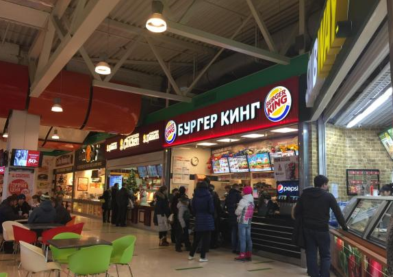 Так выглядел фудкорт в Радуга-парк, но в Гринвиче раньше было очень похоже