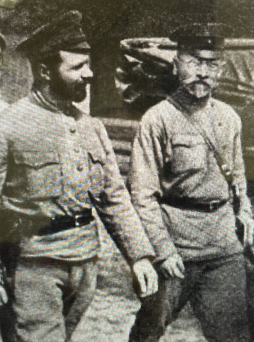 М.В. Фрунзе и Ф.Ф. Новицкий. 1920 г. Туркестан.