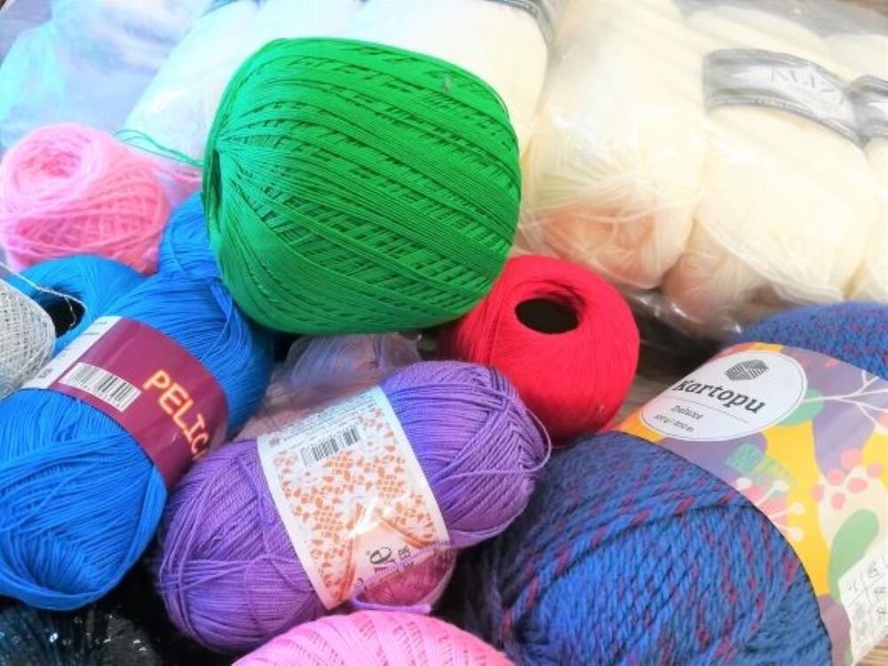 Моточки пряжи