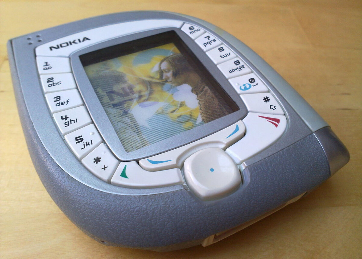 Nokia 7600 
