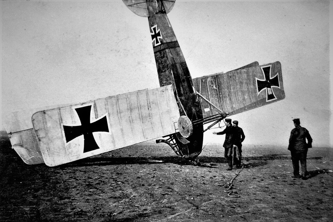 Бомбардировщики 1 мировой. Германия аэропланы 1 мировой войны. Самолеты первой мировой войны 1914-1918. Немецкие самолеты 1 мировой войны. Первые немецкие самолеты в первой мировой войне.