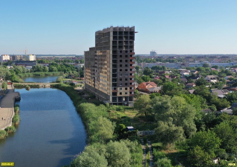 ЖК "Курортный берег" в Краснодаре, незаконное строительство которого было остановлено в 2017г.