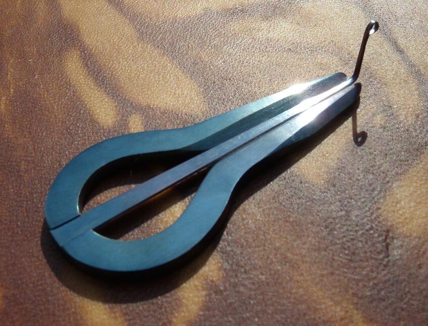 Хомус хакасский музыкальный инструмент. Варган и бубен. Футляр для варгана из дерева. Варган шаманский. Комус варган.