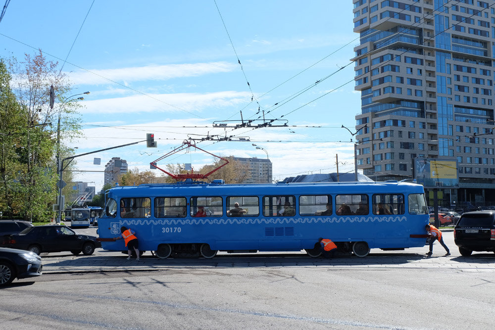 Московский транспорт. Трамвай Москва 2020. Московский трамвай 2020. Транспорт 2020. Московский автобус 2020.