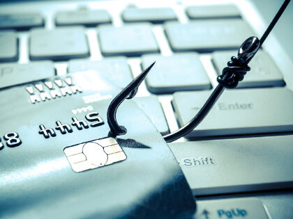 Хакеры умело взламывают мессенджеры, а аккаунты и продаются их на черном рынке за неплохие деньги.