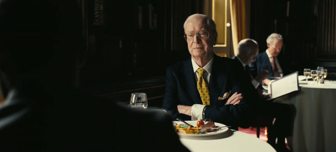 Майкл Кейн в «Доводе»