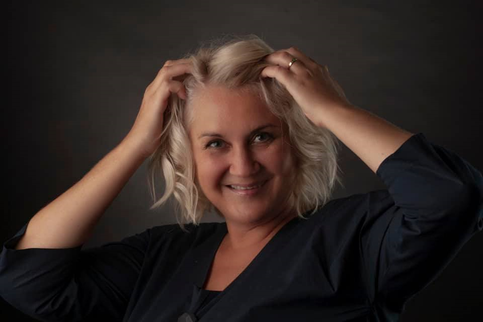 Лично я с домашним окрашиванием завязала..