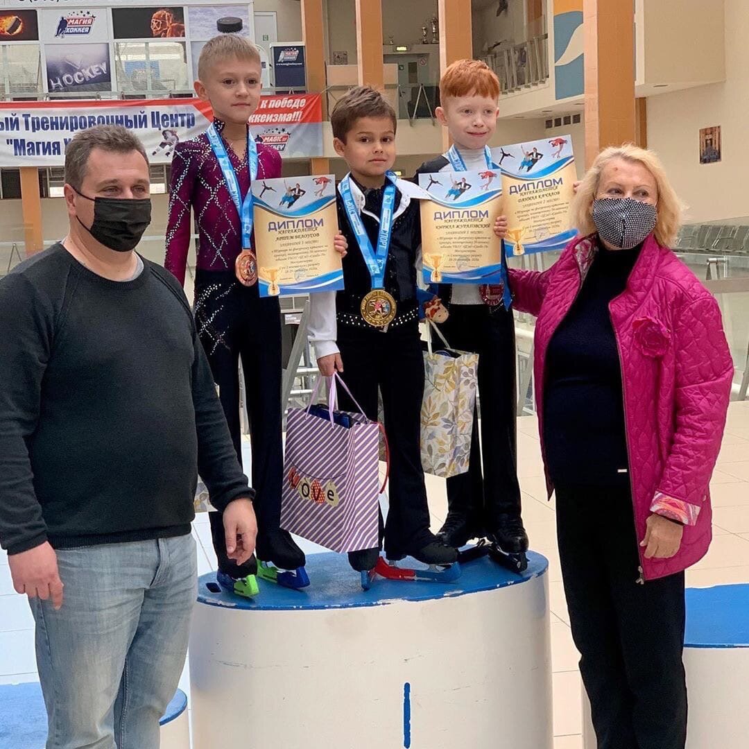 На 1-ом месте Кирилл Жураховский (фото из ВК «Группа Этери Тутберидзе»)