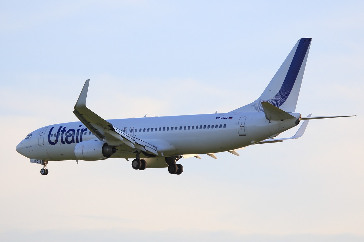 Обновленная ливрея UTair, в народе "изолента"