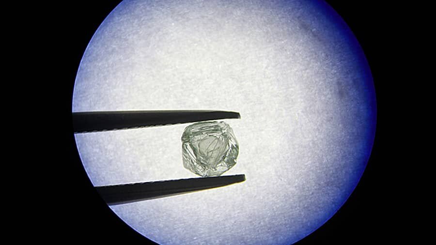 Алмазы притягивают людей, как и звездное небо