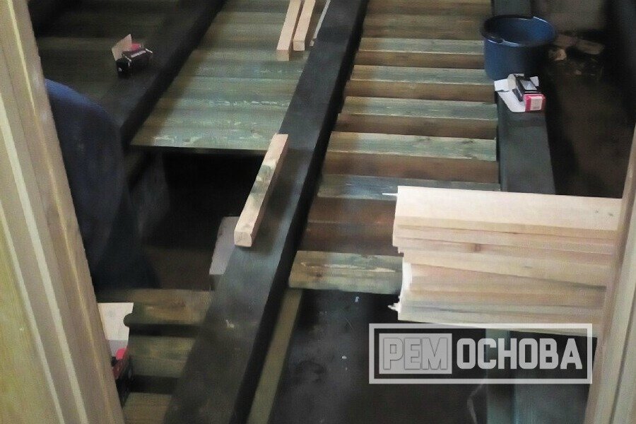                  Ремонт ленточного фундамента и устройство полов в доме в пос. Рощино