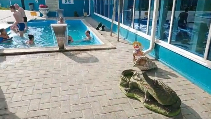 Бассеин с самой горячей водой. 41,5 градусов. Фотография Шициной В. В. с канала "Привет с северного Урала" с разрешения автора. 