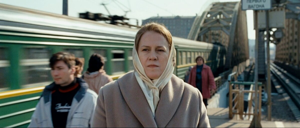 Надежда Маркина (Елена). Кадр из фильма