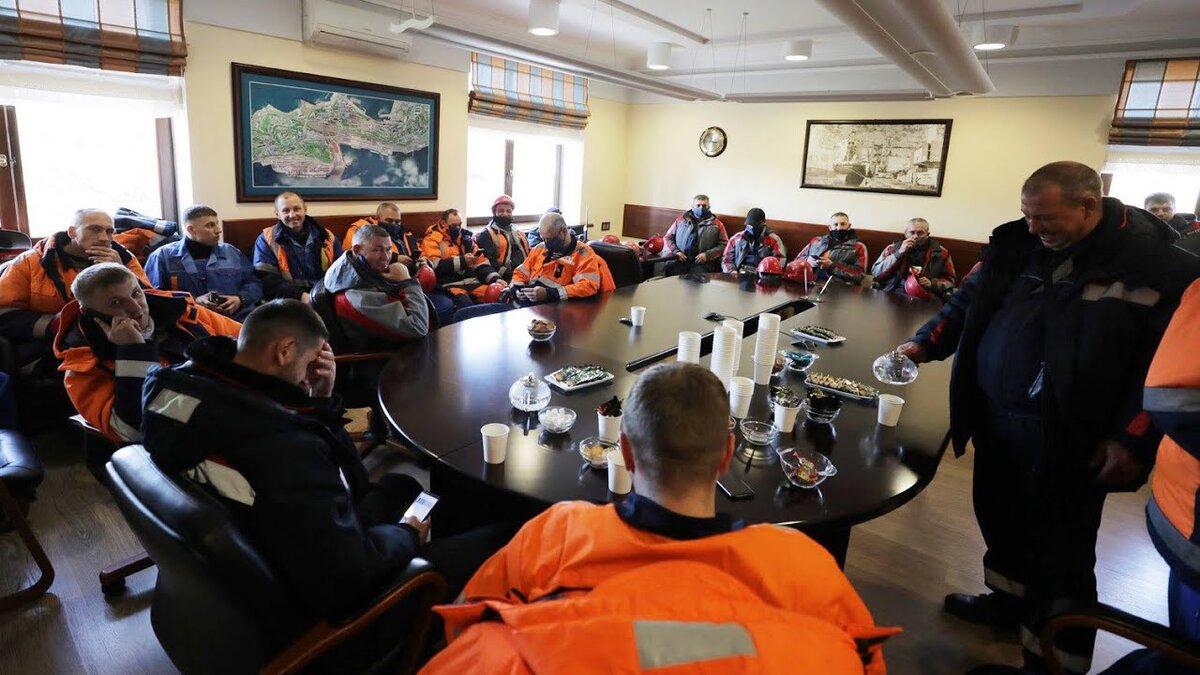 Сейчас так выглядит кабинет руководителя порта. 