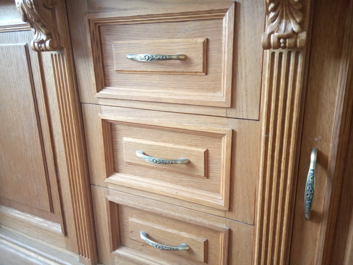 Профильная рейка на фасадах ящиков