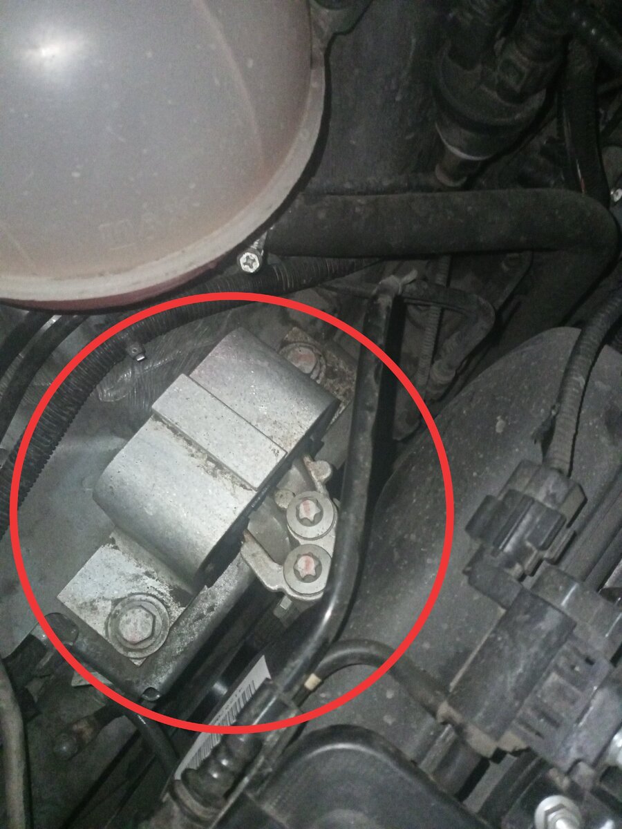 Подушка двигателя