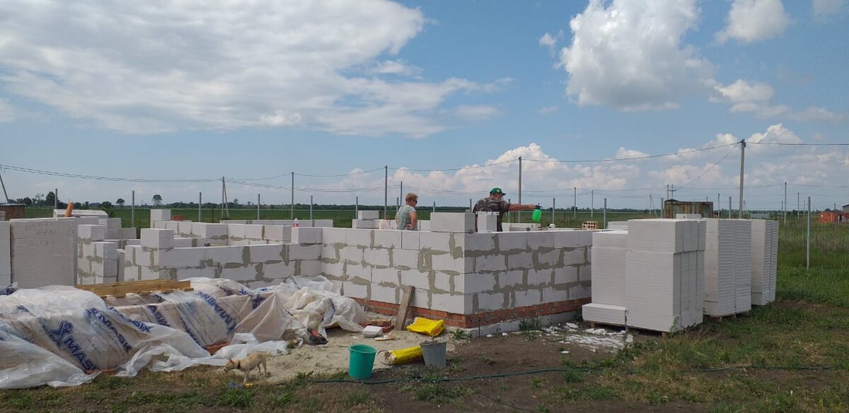 в процессе стройки. фото автора