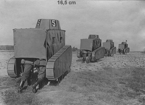 Немецкий деревянный танк