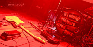 Вы любите электрогитару? Любите простой и вдумчивый трек? Любите квинты? Это определенно для вас! 