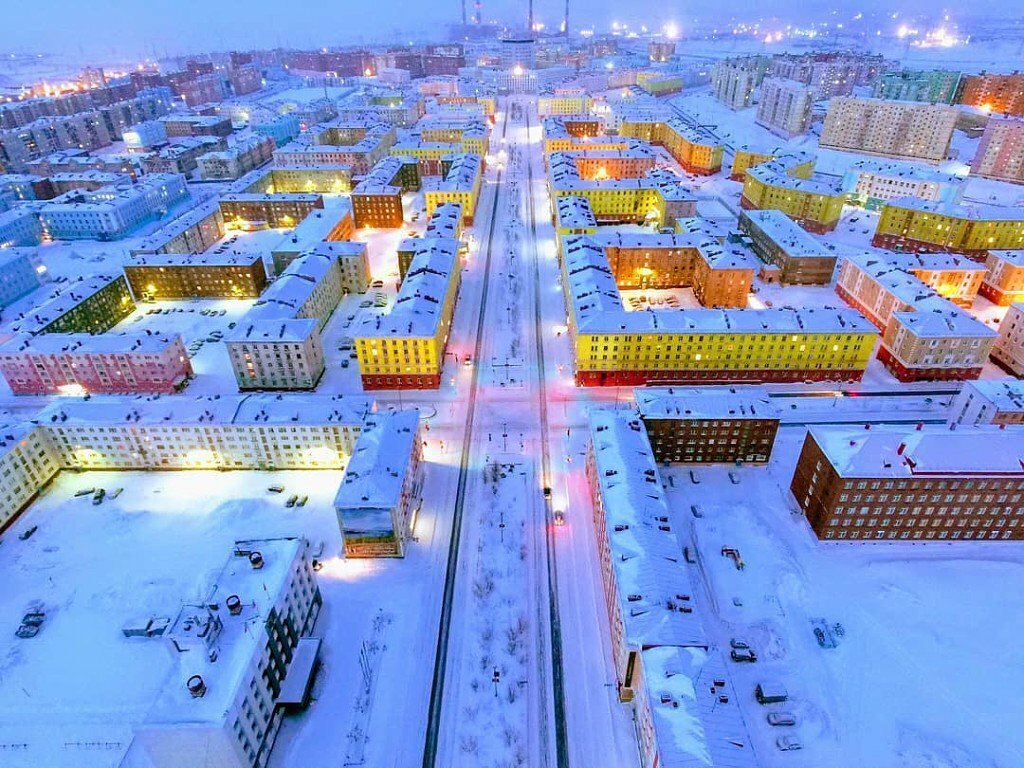 Город Норильск Красноярского края. Норильск центр города. Норильск Центральная улица.