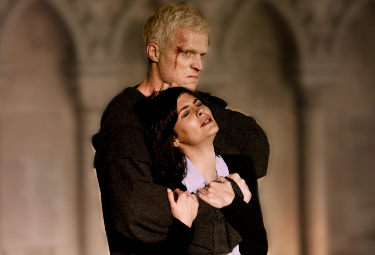 Кадр из х/ф "Код да Винчи".