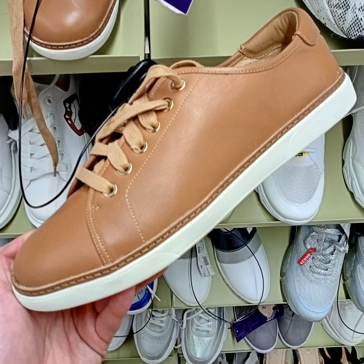 Сделаны в Китае. Очень симпатичные, для широкой стопы