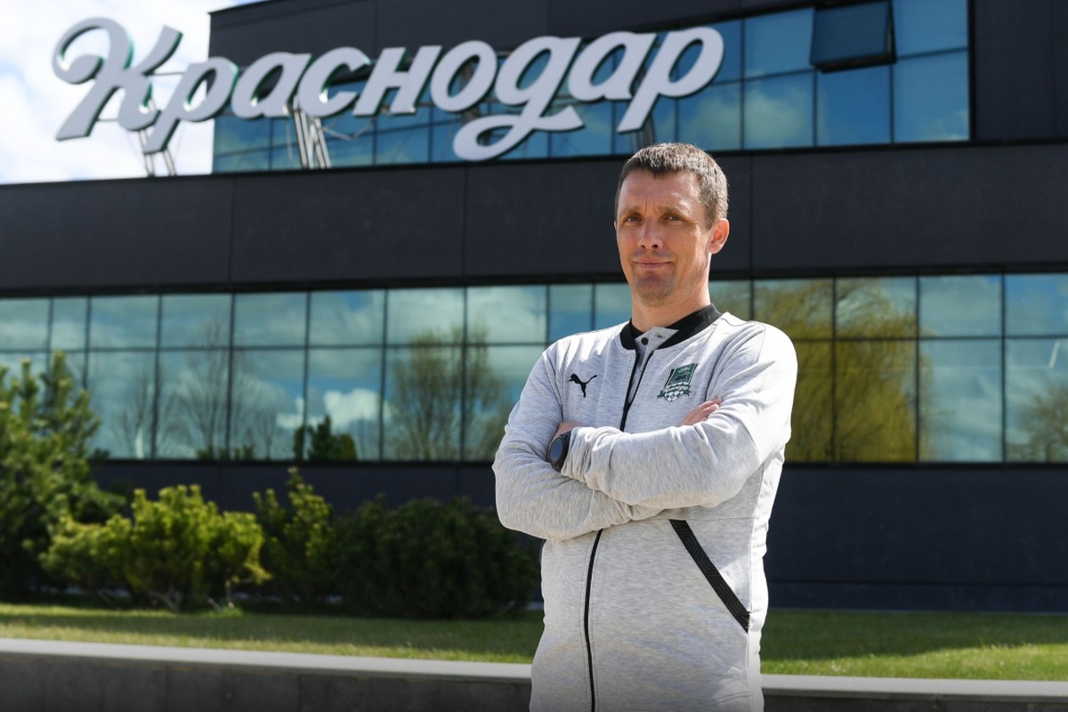 Если бы это фото появилось ещё пару месяцев назад, то я бы сказал - точно монтаж!