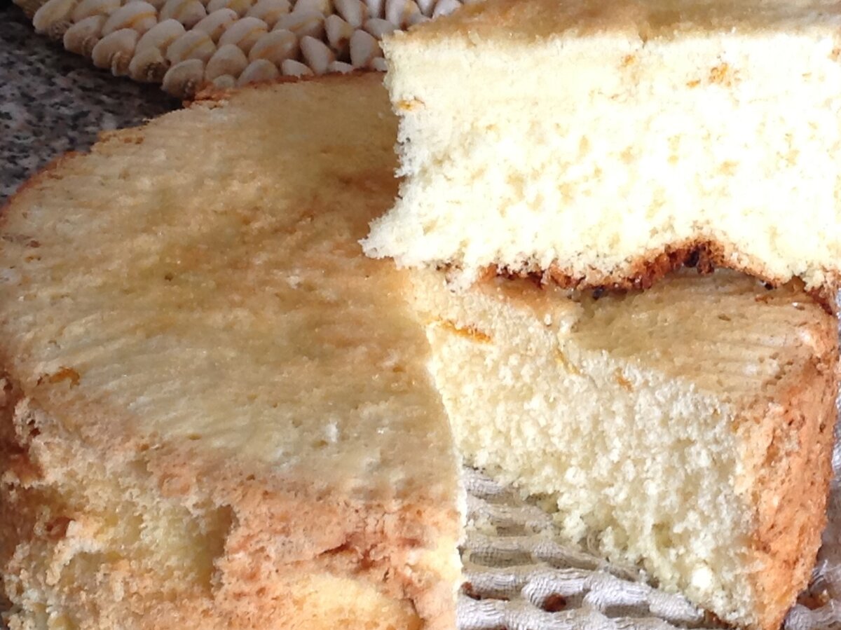 Попробуйте испечь этот пирог, рецепт его не сложный, как и состав