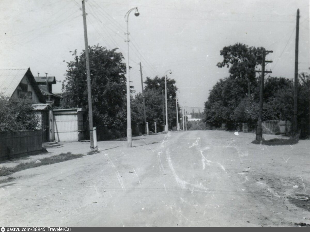 Шоссейная улица в сторону будущей станции метро "Печатники", 1968.