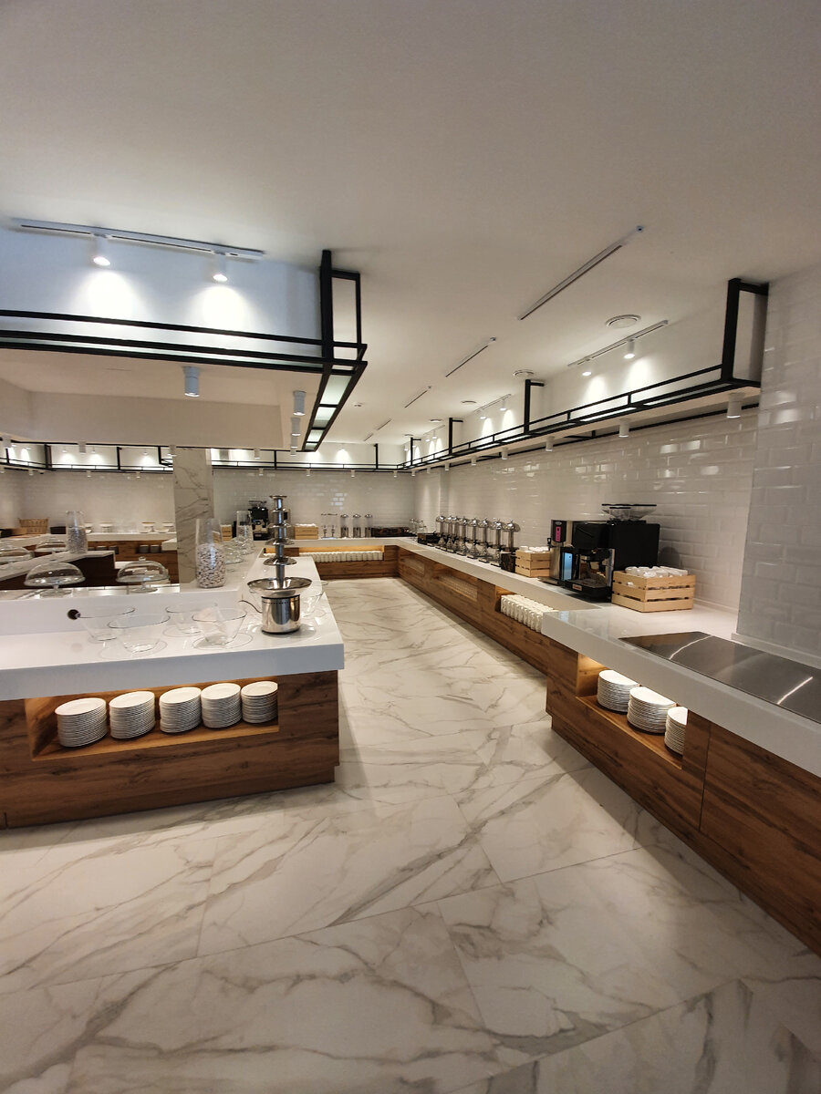 Ресторан отеля. Фото автора.