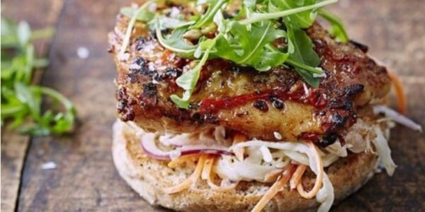 Бутерброд с курицей. Фото gastronom.ru