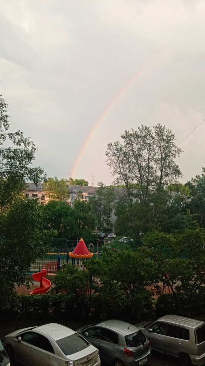 Вот, она, красивая...