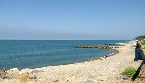 Людей то как мало! Непорядок.