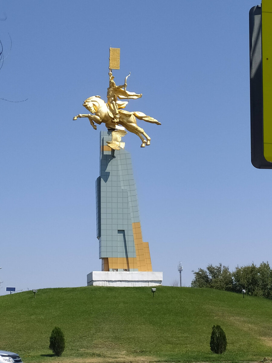 600 сусального золота ушло на покрытие этой статуи