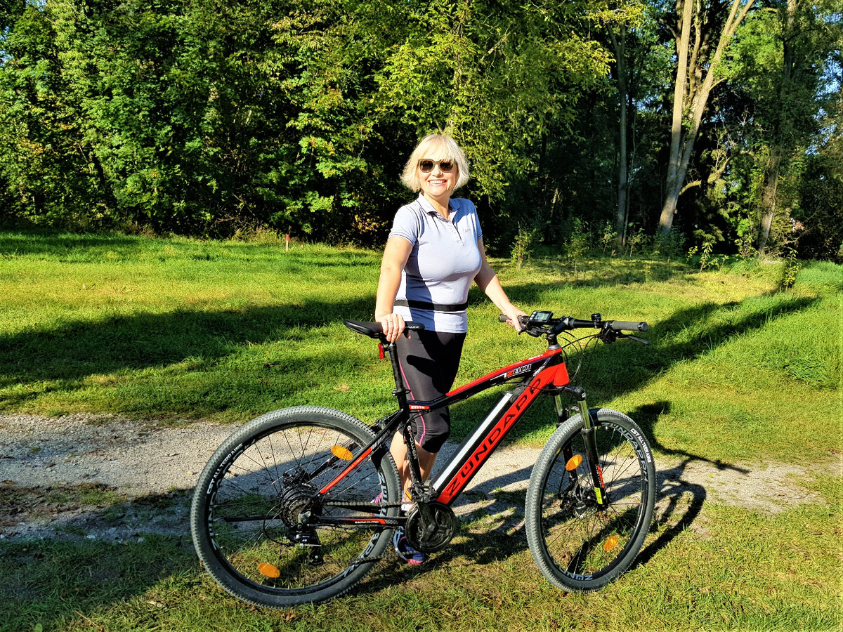 Велосипед с электрическим помощником.